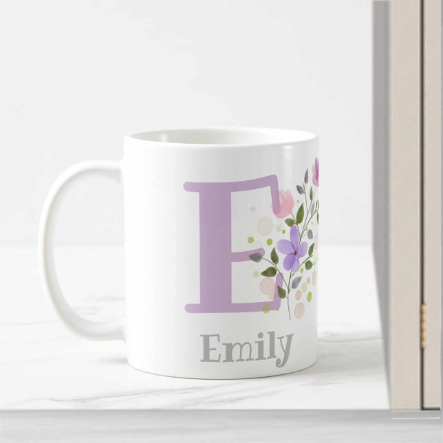 Erste Erstname Plus Emily mit Blume Kaffeetasse (Von Creator hochgeladen)