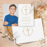 Erste Foto der Heiligen Kommunion Gold Blumengarte Dankeskarte<br><div class="desc">Mit einem besonderen Foto,  einem delikaten Imitat goldgeflochtenen Garland und Kruzifix und Ihrem ersten heiligen Kommunion danken Ihnen die Botschaft Set in chic Typografie. Auf der Rückseite finden Sie eine passende zarte Imitat Goldfolie Blumengarne und Kruzifix. Entwickelt von Thisisnotme©</div>