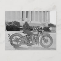 Erste Frauen erhalten eine Motorradlizenz in Washi