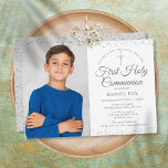 Erste Heilige Kommunion Elegantes Silberes Foto Save The Date<br><div class="desc">Eine elegante First-Holy-Kommunion Save the Date-Einladung mit zartem silbernen Sternenstaub. Sie können sich mit Ihren Feierlichkeiten in schicken Silbertexten und einem besonderen Foto personalisieren. Entwickelt von Thisisnotme©</div>