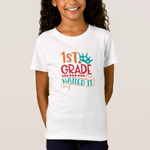 Erste Klasse geschafft, 1. Klasse abgeschlossen T-Shirt
