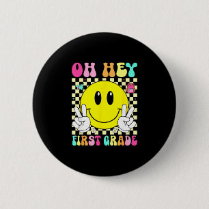 Erste Klasse Retro-Lächeln Gesicht zurück zur Schu Button