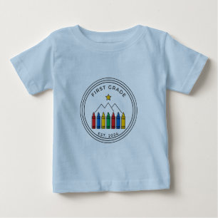Erste-Klasse-Shirt   Crayon-Wald-Berg-Design Baby T-shirt