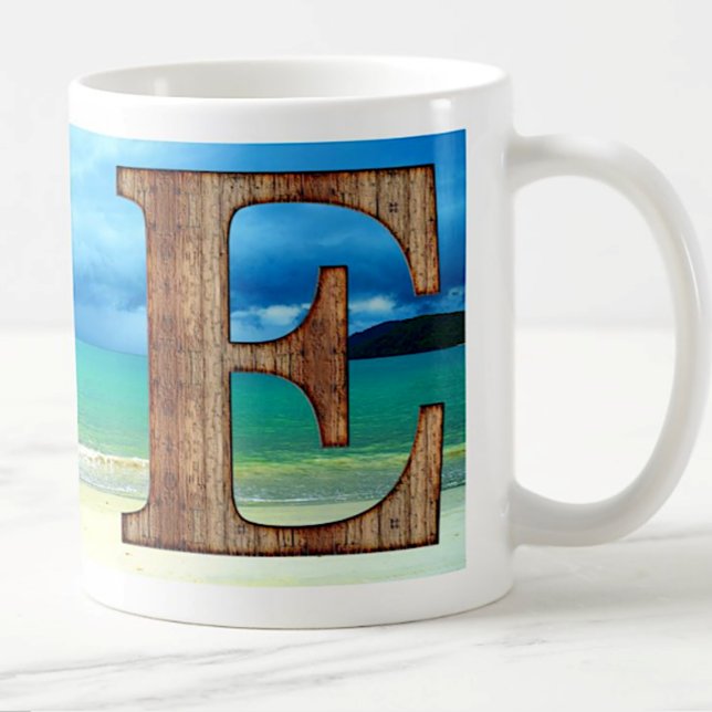 Erste Monogram Holzbuchstabe E Beach Ocean Szene Tasse (Von Creator hochgeladen)