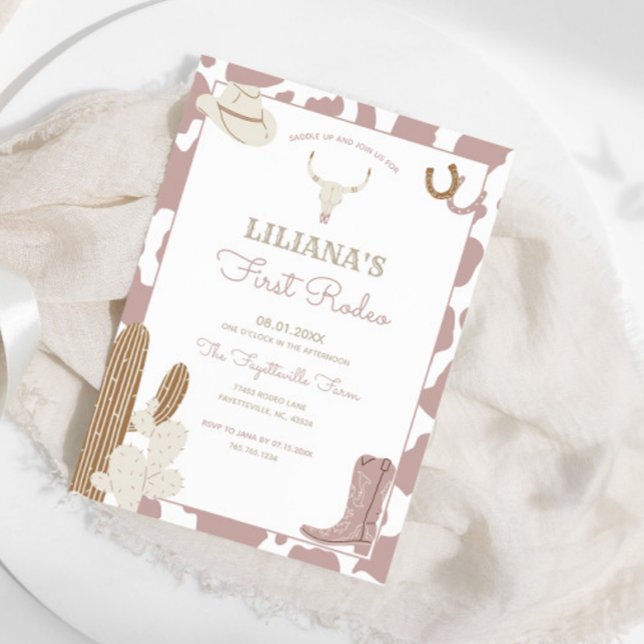 Erste Rodeo Cowgirl Birthday Kuh Print Border Einladung (Available for print and PERFECT for instant digital download!)