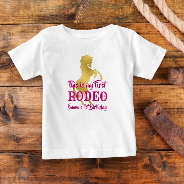 Erste Rodeo Cowgirl Rosa und Gold personalisiert Baby T-shirt (Von Creator hochgeladen)
