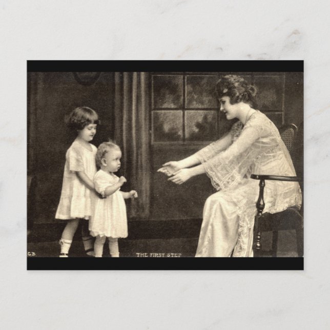 Erste Schritte des Babys Vintag 1918 Postkarte (Vorderseite)
