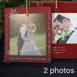 Erste Weihnachten 2 Fotos Mr. and Mrs. Keramikornament<br><div class="desc">Minimalistische moderne fröhliche und verheiratete neue Mr. und Mrs. wedding neuvermählten Paar Foto doppelseitigen personalisierten Keepake roten Weihnachtsbaum-Schmuck Vorlage mit einem trendigen handgeschriebenen Signatur Stil Imitate silbergraue Kalligraphie Skript und eine Schneeflocke.            Einfach auf beiden Seiten mit Text und Bildern personalisieren.</div>