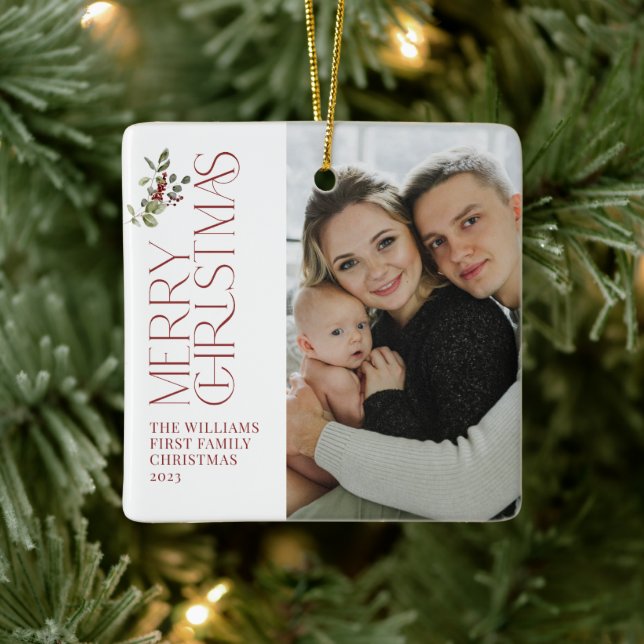 Erste Weihnachten als Familie Berry Greenery 2 Fot Keramikornament (Baum)