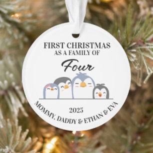 Erste Weihnachten als Familie von 4, Custom Pingui Ornament