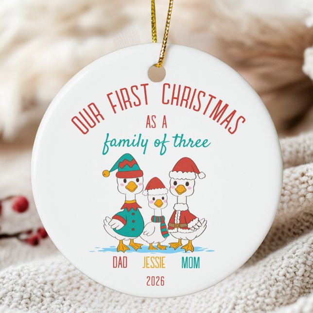Erste Weihnachten als Familie von drei Personalisi Keramik Ornament (Von Creator hochgeladen)