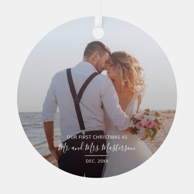 Erste Weihnachten als Foto von Mr. und Mrs. Couple Ornament Aus Metall (Vorderseite)