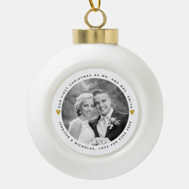 Erste Weihnachten als Foto von Mr. und Mrs. Keramik Kugel-Ornament (Vorderseite)