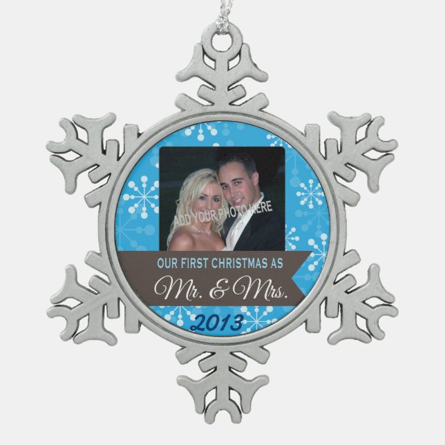 Erste Weihnachten als Herr & Mrs. Customizable Fot Schneeflocken Zinn-Ornament (Vorderseite)