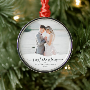 Erste Weihnachten als Mr. & Mrs. Hearts Foto Ornament Aus Metall