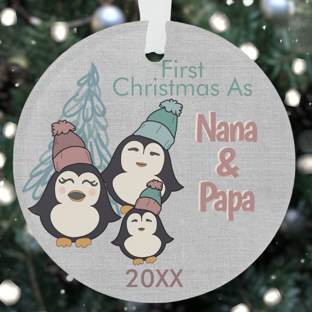 Erste Weihnachten als Nana & Papa Niedlich Penguin Ornament (Von Creator hochgeladen)