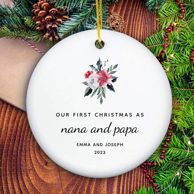 Erste Weihnachten als Nana und Papa | elegant Keramik Ornament (A holiday keepsake for the new nana and papa)