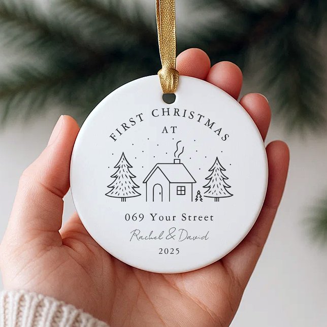 Erste Weihnachten an unserer neuen Adresse - Minim Keramik Ornament (Von Creator hochgeladen)