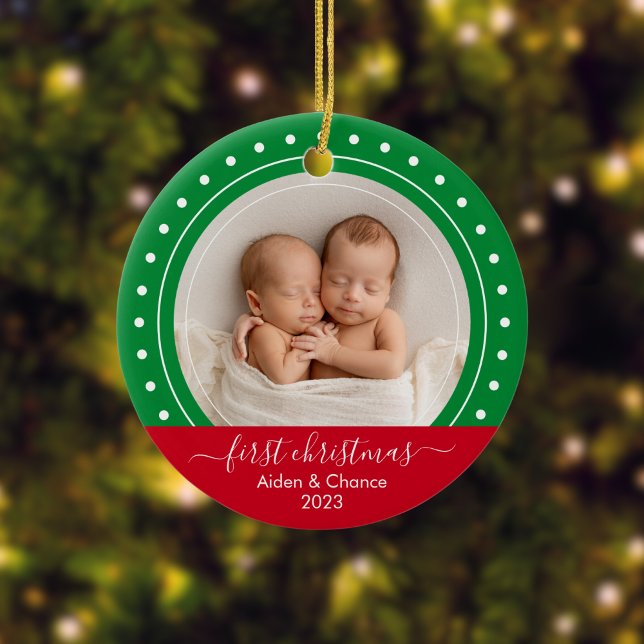 Erste Weihnachten Grün und Rot Punkte Keramik Ornament (Personalized Baby's First Christmas Ornament)