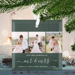 Erste Weihnachten Mr. und Mrs. 3 Foto Script Green Ornament Aus Glas<br><div class="desc">Erinnern Sie sich an Ihr erstes Weihnachtsfest als frisch vermählte Neuvermählte mit diesem schönen modernen Sake-Ornament. Der weiße Text lautet "Unser erstes Weihnachten wie", mit den Worten "mr & mrs" in eleganter Handschrift mit Schnörkeln vor und nach. Ersetzen Sie die drei Beispielbilder durch Ihre bevorzugten vertikalen Fotos, und fügen Sie...</div>