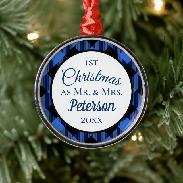 Erste Weihnachten Mr. und Mrs Buffalo Blue Kariert Ornament Aus Metall (Baum)