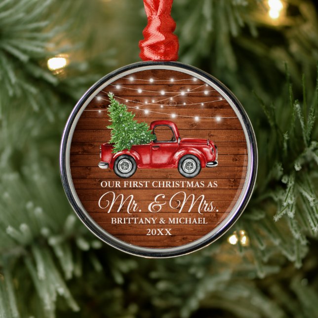 Erste Weihnachten Mr. und Mrs. Wood Lights Truck Ornament Aus Metall (Baum)