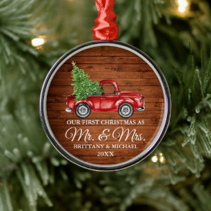 Erste Weihnachten Mr. und Mrs. Wood Truck Ornament Aus Metall