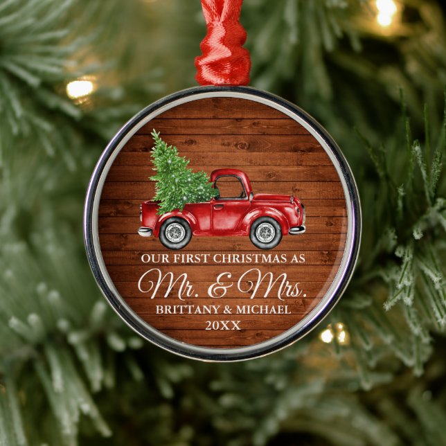 Erste Weihnachten Mr. und Mrs. Wood Truck Ornament Aus Metall (Baum)