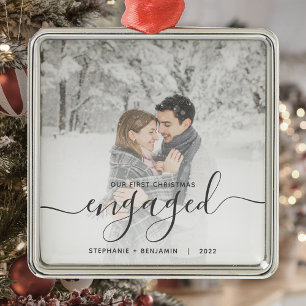 Erste Weihnachten Verlobte Custom Foto Grau Script Ornament Aus Metall