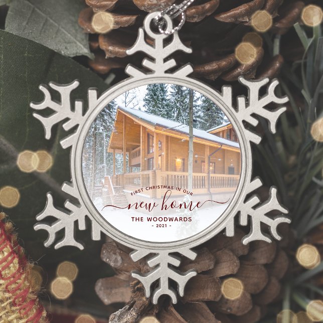 Erste Weihnachts Neue Zuhause Custom Foto Red Scri Schneeflocken Zinn-Ornament (Von Creator hochgeladen)