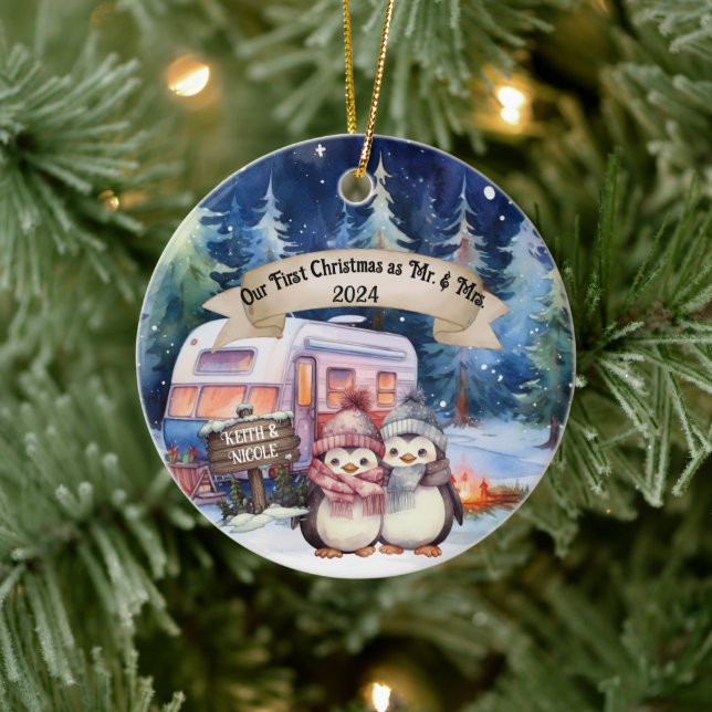 Erste Weihnachts RV Camping Couple neu Keramik Ornament (Baum)