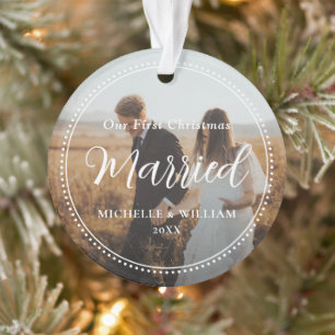 Erste Weihnachts-Verheiratete Script-Overlay-Foto Ornament