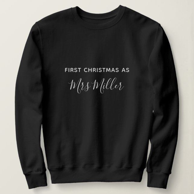 Erste Weihnachtsfeier als Personalisierter Nachnam Sweatshirt (Design vorne)