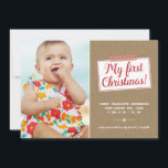 Erste Weihnachtsfeier | Feiertage-Geburtserklärung Feiertagskarte<br><div class="desc">Eine niedliche Urlaubskarte für das erste Weihnachtsfest des Babys. Diese Geburtsankündigung enthält einen Hintergrund aus Kraftpapier,  Waschband und den Satz "Mein erstes Weihnachten",  der in hübscher roter Kalligrafie geschrieben ist. Das unisex Design ist für ein kleines Mädchen oder einen kleinen Jungen geeignet.</div>