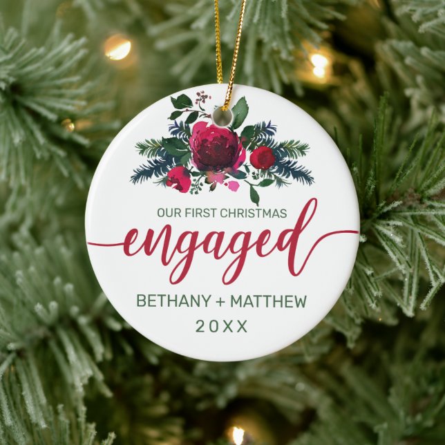Erste Weihnachtsfeier Verlobte Wasserfarbe Rose Keramik Ornament (Baum)