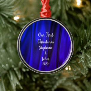 Erste Weihnachtsfeier zusammen Bright Blue Satin R Ornament Aus Metall