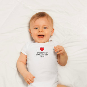 Erstelle deinen eigenen Text mit rotem Herzen Baby Strampler