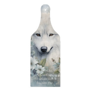 Erstelle deinen eigenen winterlichen weißen Wolf-B Schneidebrett