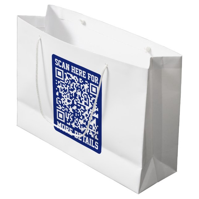 Erstellen eines skalierbaren QR-Codes | Navy Blue  Große Geschenktüte (Vorderseite Schrägansicht)
