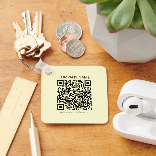 Erstellen Sie einen QR-Code | Blassgelb Schlüsselanhänger (Schreibtisch)