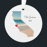 Erstellen Sie Ihr eigenes California Beach Trip Fo Ornament<br><div class="desc">Fügen Sie Ihr eigenes Foto über die Kartenform des Staat von Kalifornien hinzu. Wenn man die Form Kaliforniens berücksichtigt, versucht man sicherzustellen, dass das Gesicht eines Menschen sichtbar ist, kann man das Bild entmaschen, bewegen und verbergen, um die Position zu verfeinern. Mein Foto wurde während einer Reise zum Aquarium und...</div>