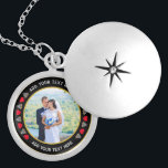 Erstellen Sie Ihr eigenes individuelles Hochzeitss Medaillon<br><div class="desc">Erstellen Sie Ihre eigene benutzerdefinierte Hochzeitslocket-Foto-Kette (oder fügen Sie einfach das Foto anstelle des Template-Fotos. Fügen Sie oben und unten Ihren eigenen Text hinzu. Wählen Sie Stil und Metall aus dem Menü Optionen.</div>