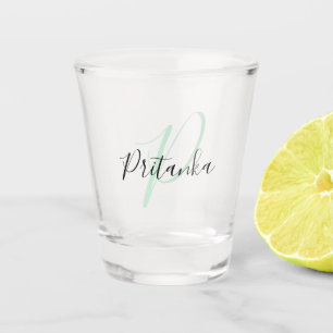 Erstellen Sie Ihr eigenes Skript mit monogrammiert Schnapsglas