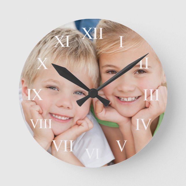 Erstellen Sie Ihr individuelles Foto Modernes Eleg Runde Wanduhr (Vorderseite)