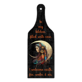 Erstellen Sie Ihren eigenen Boho Crescent Moon & F Schneidebrett