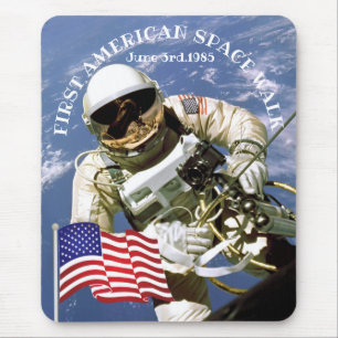 Erster amerikanischer Astronautenspaziergang Mousepad