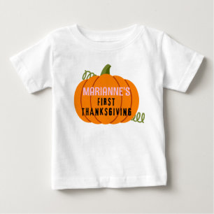 Erster Erntedank Pumpkin Personalisierter Name Baby T-shirt