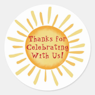 Erster Geburtstag in der Sonne oder erste Reise Runder Aufkleber