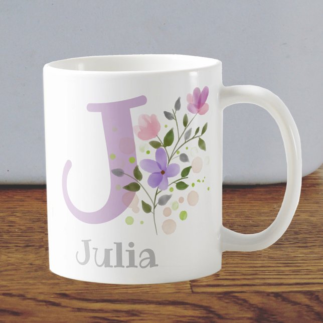 Erster Initial Plus Name Julia mit Blume Kaffeetasse (Von Creator hochgeladen)