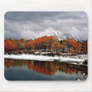 ERSTER SCHNEE AN GROSSARTIGEM TETON MOUSEPAD